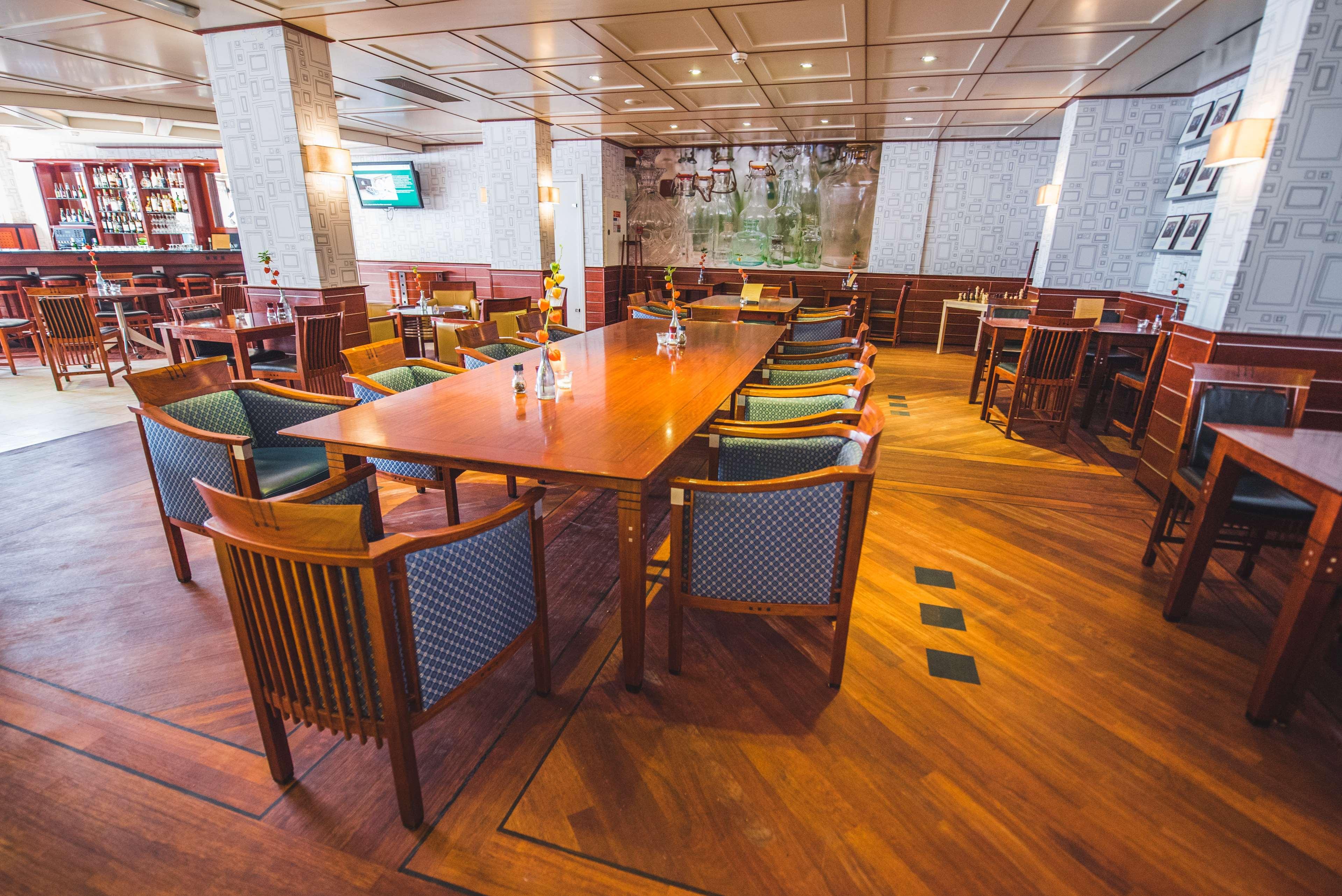 Western Airport & Conference Center Hotel 3*