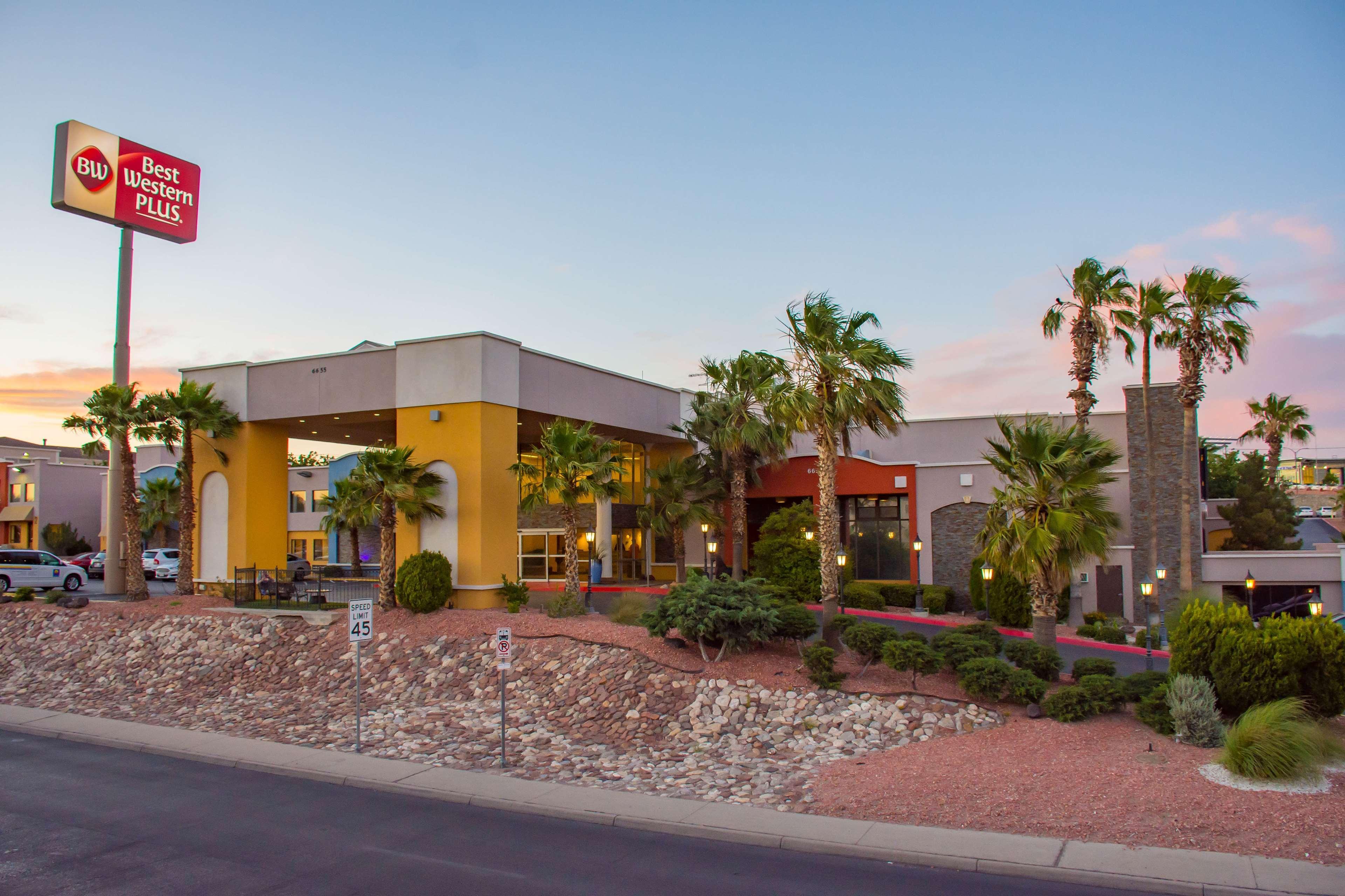 Hotel Western Airport & Conference Center 3*
