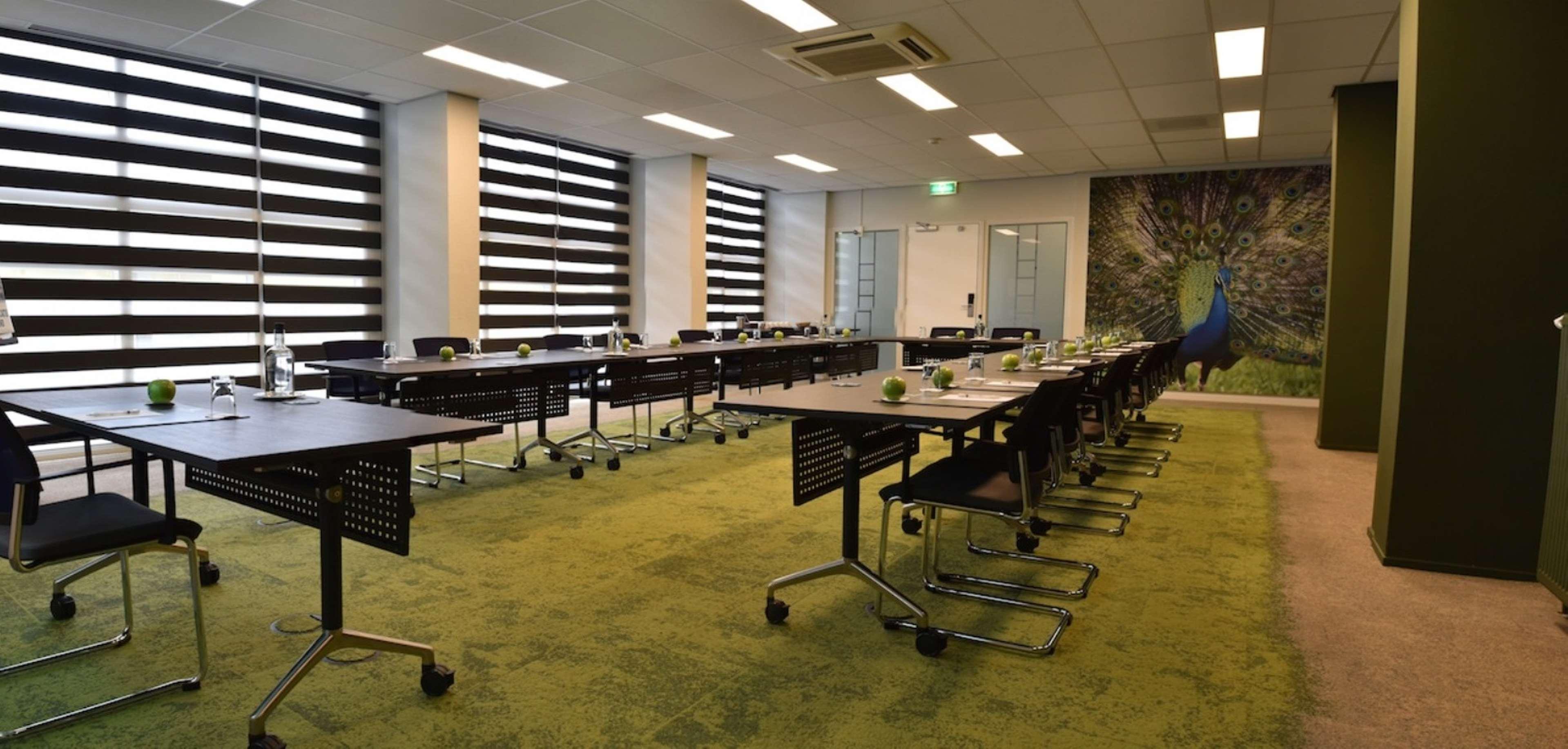 Western Airport & Conference Center Hotel 3*