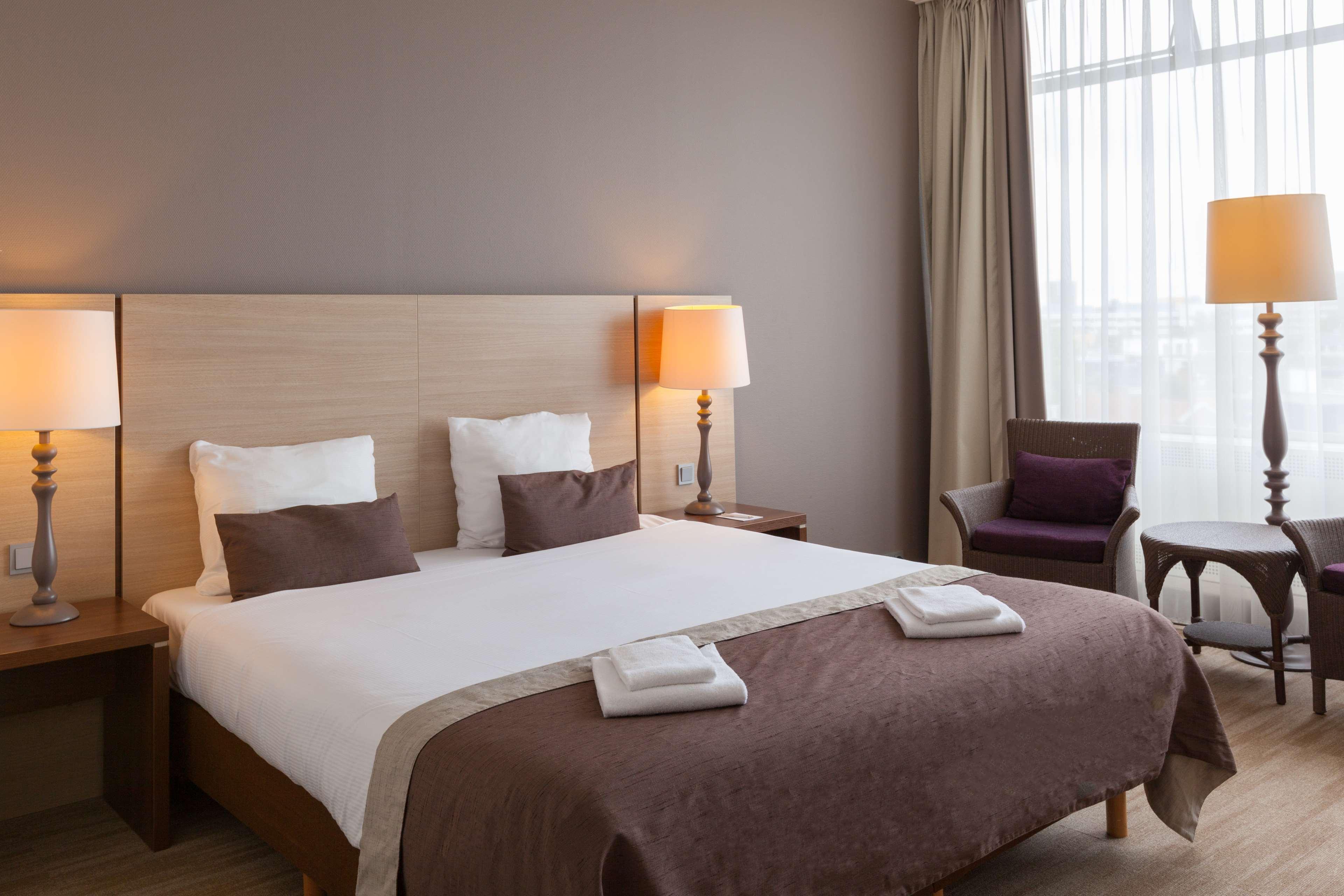 Western Airport & Conference Center Hotel