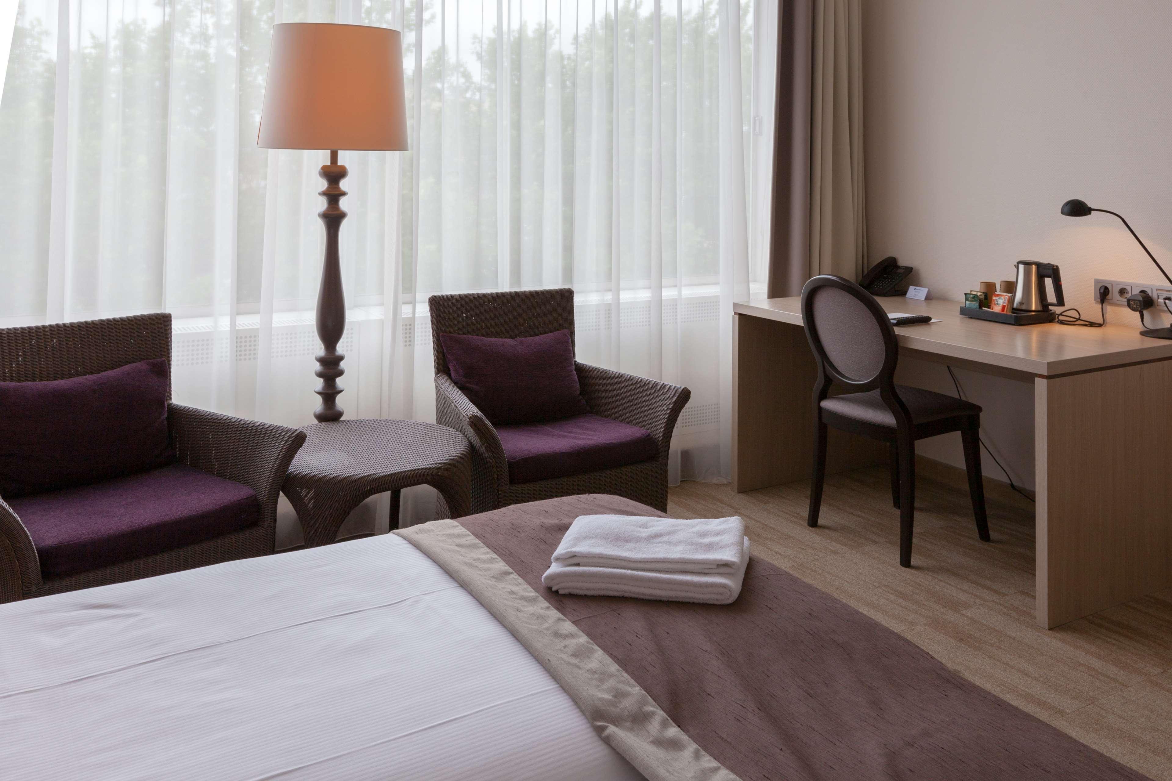 Hotel Western Airport & Conference Center