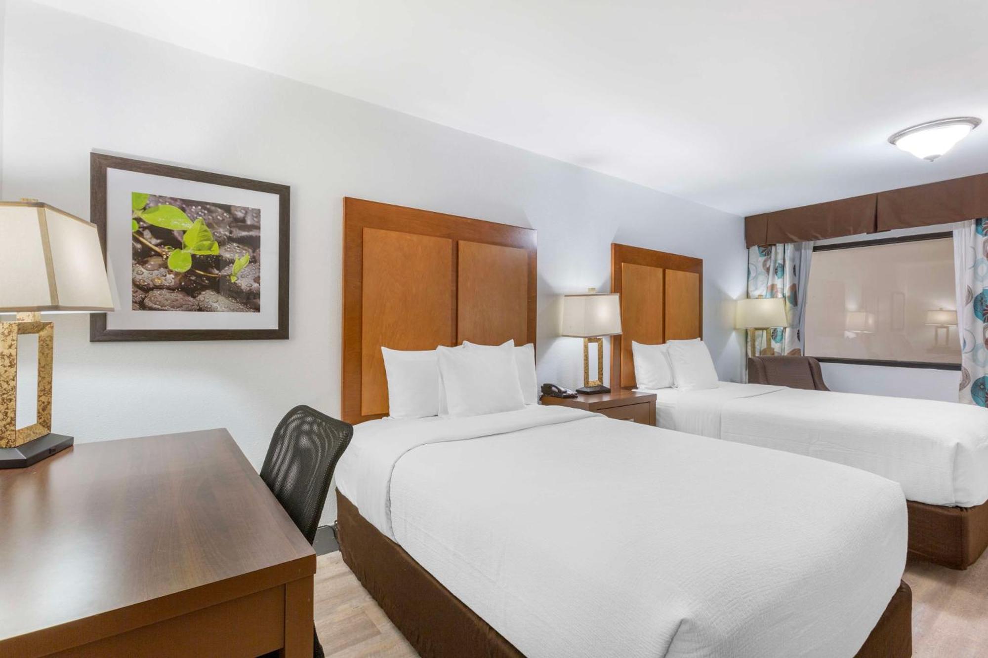 Hotel Western Airport & Conference Center