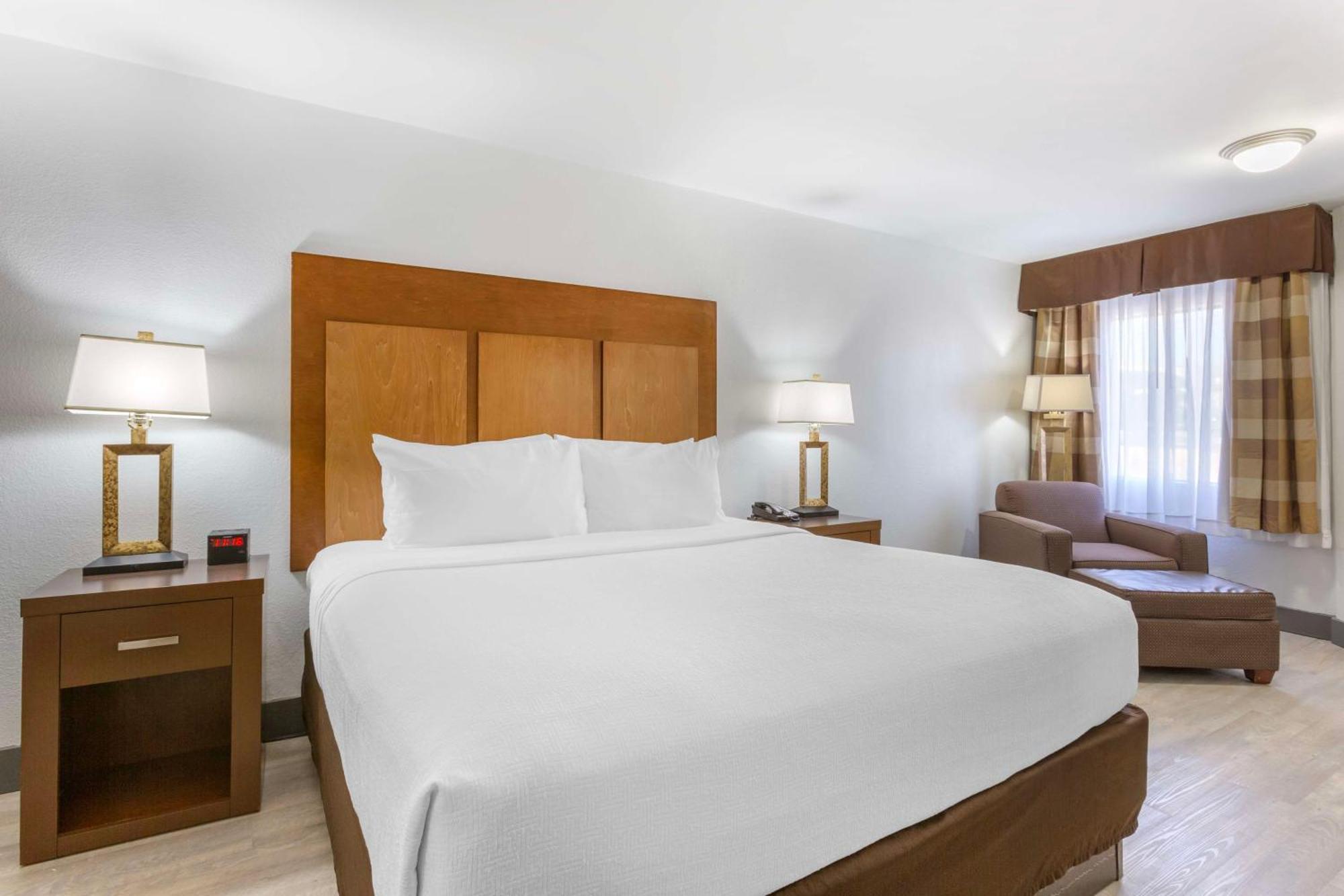 Western Airport Hotel&conference Center